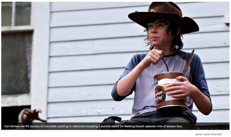 Escena del capítulo "After" de The Walking Dead, en la que Carl Grimes se come una lata gigantesca de pudding de chocolate