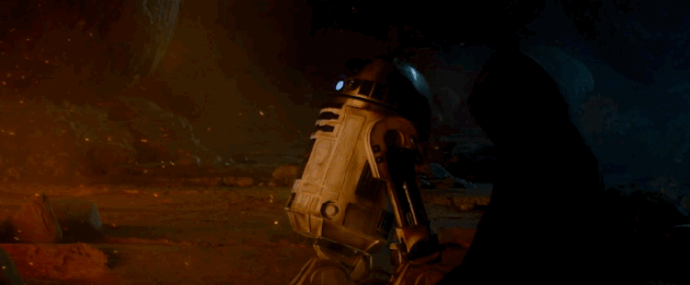 Gif elaborado a partir del tráiler de Star Wars - El Despertar de la fuerza. Fuente: Verge